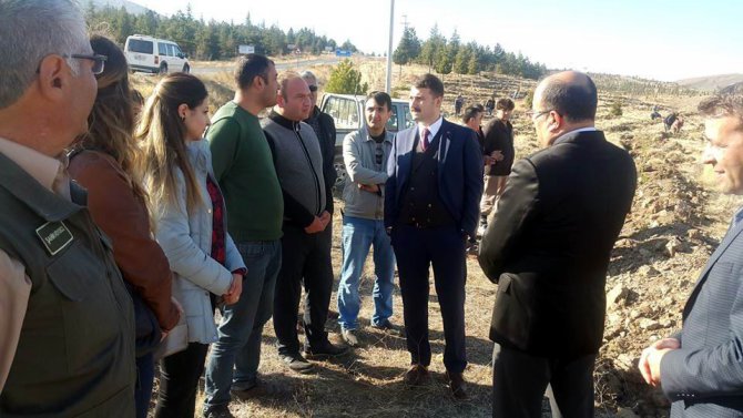 Yunak’ta bin adet fidan toprakla buluşturuldu