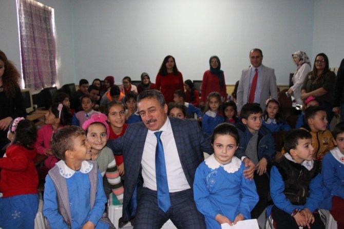 Başkan Tutal, 24 Kasım’da öğretmenleri unutmadı