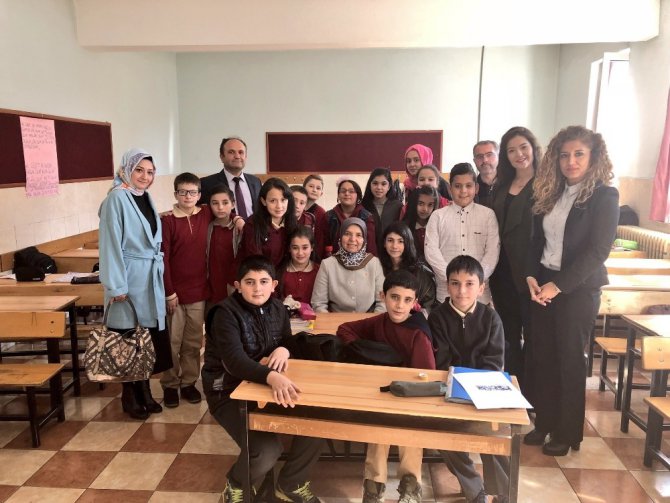 Milletvekili Hüsnüye Erdoğan mezun olduğu okulda duygusal anlar yaşadı