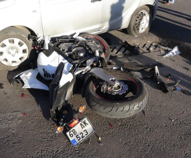 Aksaray’da otomobille çarpışan motosikletin sürücüsü hayatını kaybetti