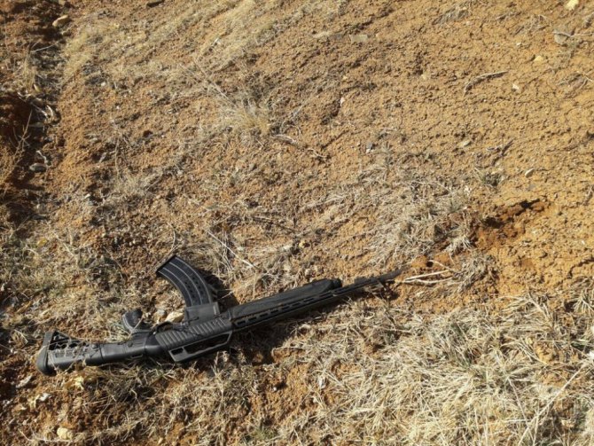 Aksaray’da toprağa gömülmüş 4 bin 665 uyuşturucu hap ele geçirildi