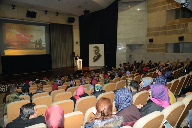 Konya’da kreş yöneticilerine yangında acil tahliye eğitimi verildi