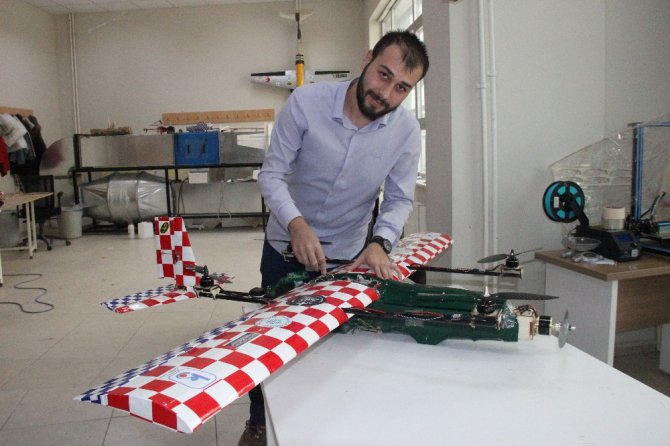 Üniversite öğrencileri 40 günde dikine iniş-kalkış yapabilen İHA yaptı