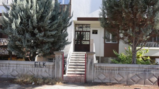 Kapı hırsızları mahallede kapı bırakmadı