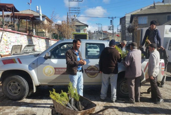 Seydişehir Belediyesi’nden 21 bin 600 adet fidan dağıtımı