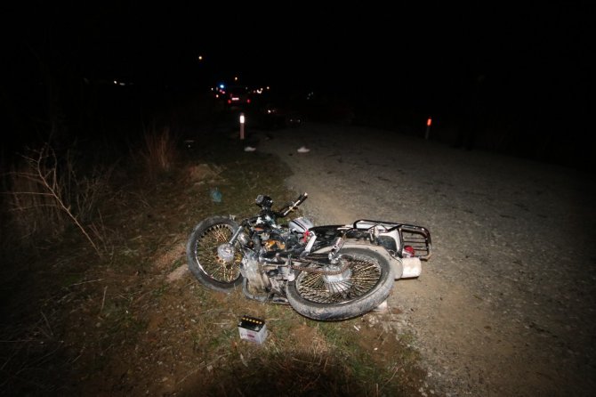 Otomobille çarpışan motosikletin sürücüsü öldü