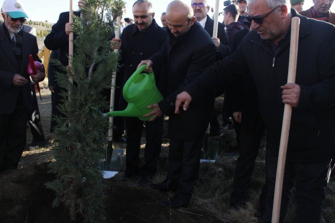 Yunak’ta 2 bin 500 fidan toprakla buluştu