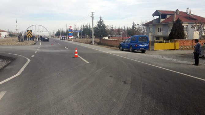 Otomobilin çarptığı bisiklet sürücüsü hayatını kaybetti