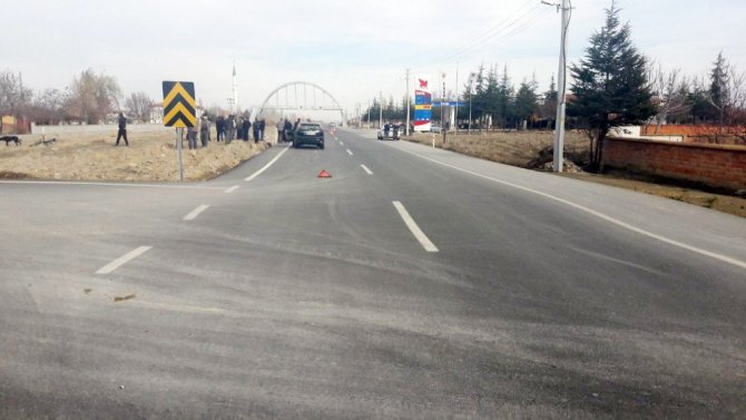 Otomobilin çarptığı bisiklet sürücüsü hayatını kaybetti