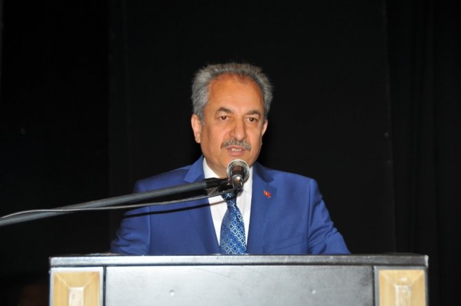 Akşehir 1 Milyon kitaba koşuyor projesi 4. yılında