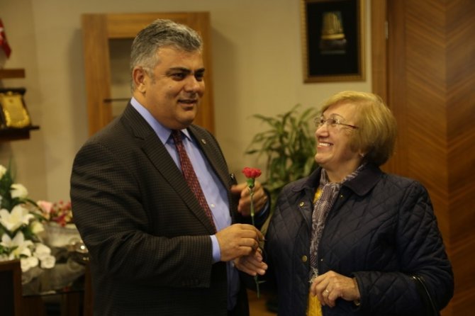 Başkan Özgüven: “ Kadınlar toplumumuzun temel taşıdır”