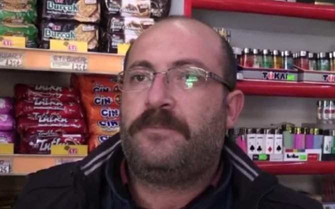 Çaldığı 5 bin 500 lirayı çorabına ve cebine koydu