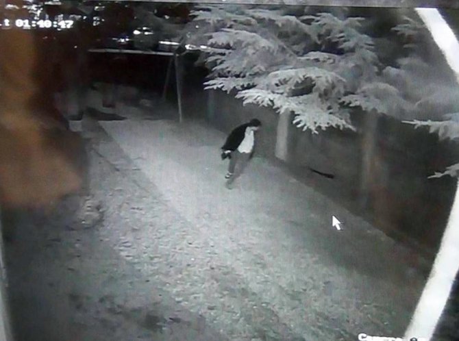 Polisle çatışan yağma şüphelileri güvenlik kamerasında