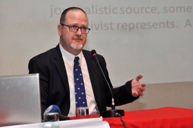 NEÜ’de “Müslüman olmayanlara İslam’ı ve Türkiye’yi nasıl anlatabiliriz?” konferansı