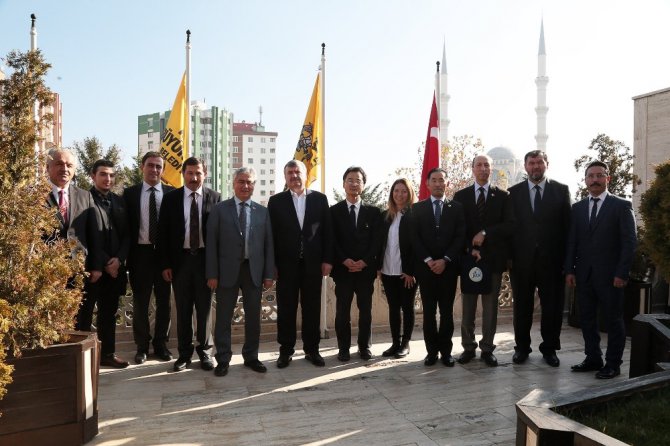 Japon heyet Başkan Akyürek’i ziyaret etti
