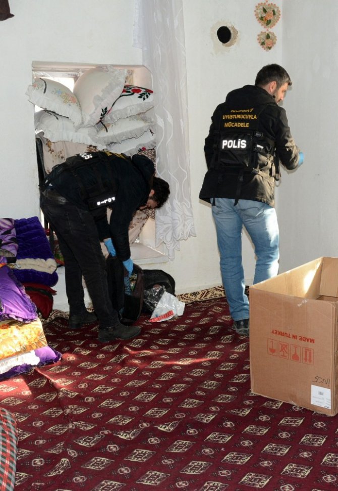 Aksaray’da Afganistanlılara uyuşturucu operasyonu: 9 gözaltı