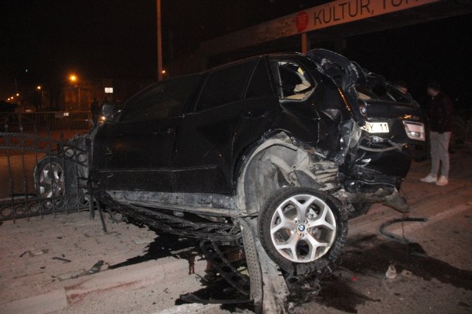 Kaza yapan cipin hız ibresi 160 kilometrede takılı kaldı