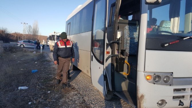 Beyşehir’de, jandarma timlerinden servis araçlarına denetim