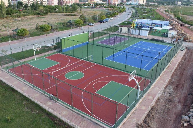 Beyşehir’in mahallelerine 4 çok amaçlı saha daha