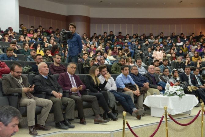 Selçuk’ta “Umuda Giden Yolculuk” konferansı gerçekleştirildi