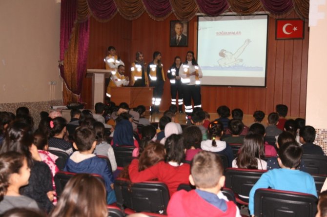 Kulu’da öğrencilere "Yaşama Yol Ver" Semineri