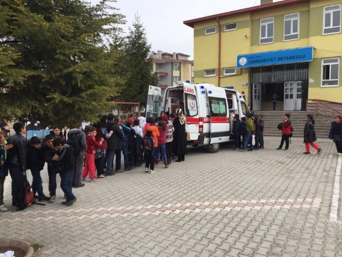 Kulu’da öğrencilere "Yaşama Yol Ver" Semineri