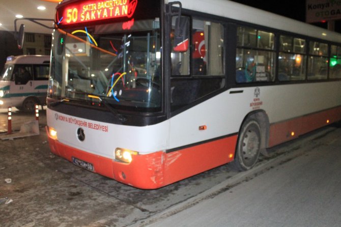 Polisten kaçıp 4 araca çarptı, 