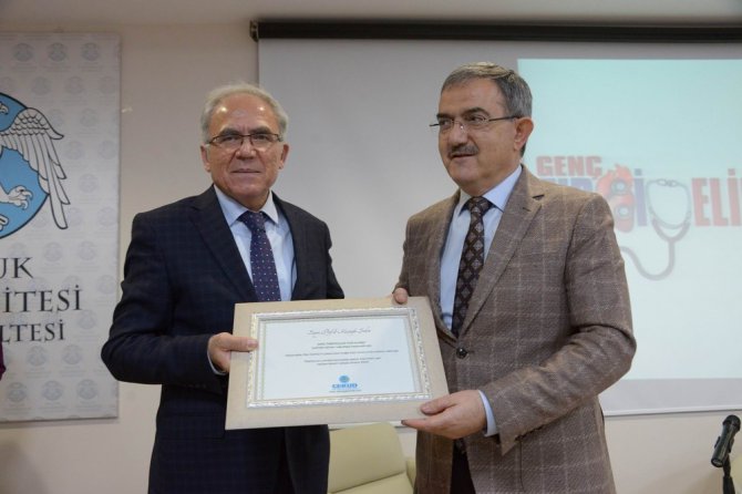 Rektör Şahin, tıp öğrencileriyle tecrübelerini paylaştı