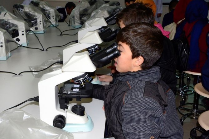 Bilim Kurdu’nda ortaokul öğrencilerine tıp dersi