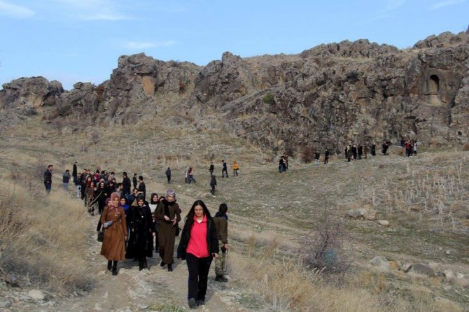 Beyşehir Gölü etrafındaki kültürel miras ve adalar üniversite öğrencilerine tanıtıldı
