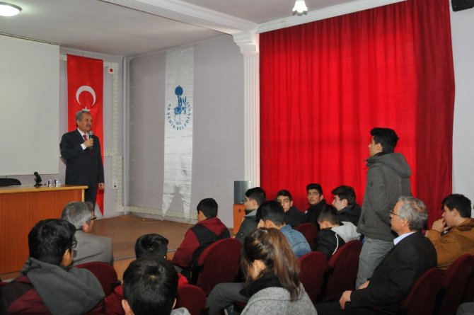 Başkan Akkaya mezun olduğu lisedeki öğrencilerle buluştu