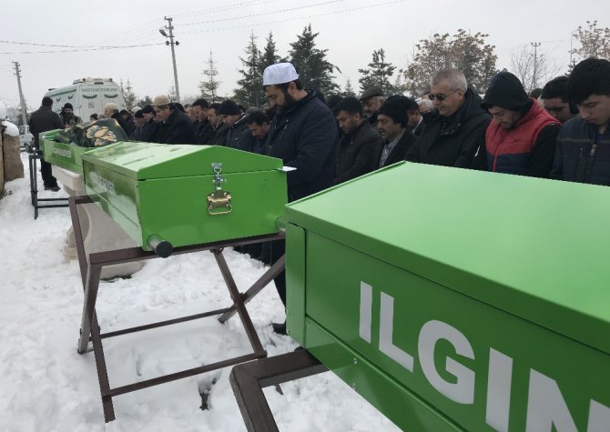 Konya’da yangında ölen baba ve 3 oğlu toprağa verildi