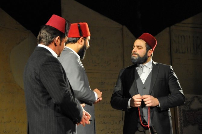 ‘Arz-ı Veda Mehmet Akif Ersoy’ Oyununa yoğun ilgi