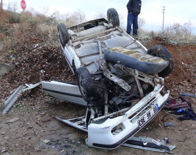 Aksaray’da otomobil menfeze devrildi: 4 yaralı