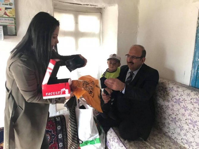 Başkan Özgüven, minik Fethi Sekin’i unutmadı