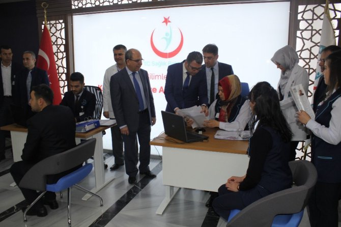 Konya’da taşeron işçilerin kadro sevinci
