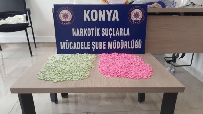 Narkotik polisi 7 bin extacy hap ele geçirdi