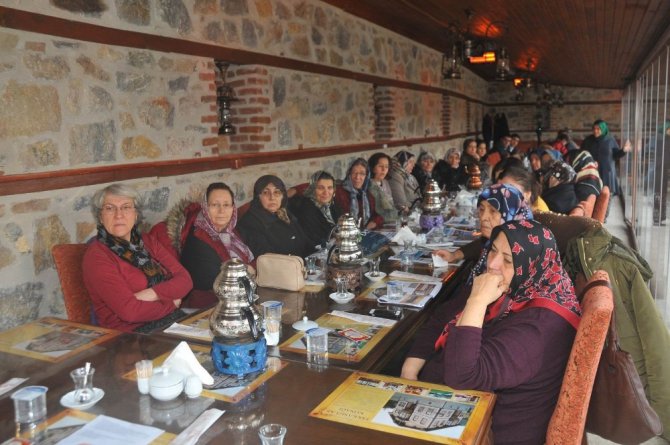 Akşehir’de “Hanım Kardeşlerimiz ile Akşehirimizi Konuşuyoruz” toplantıları