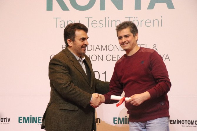 Konya’da ailelerin tapu heyecanı