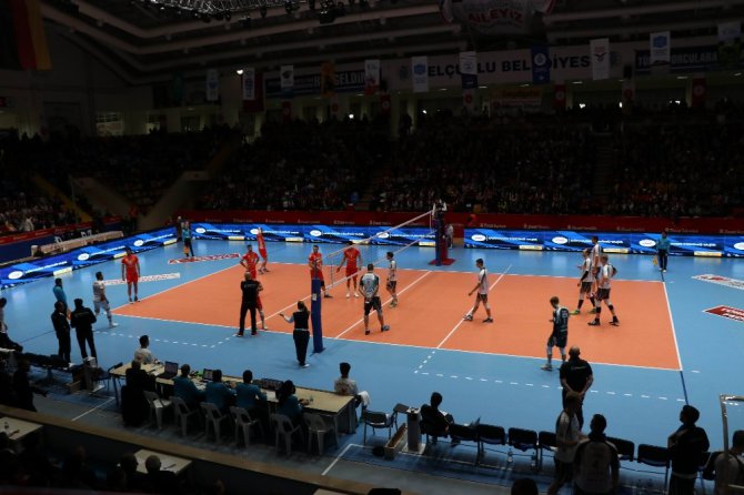 Ziraat Bankası, Powervolleys’i 3-0 yendi