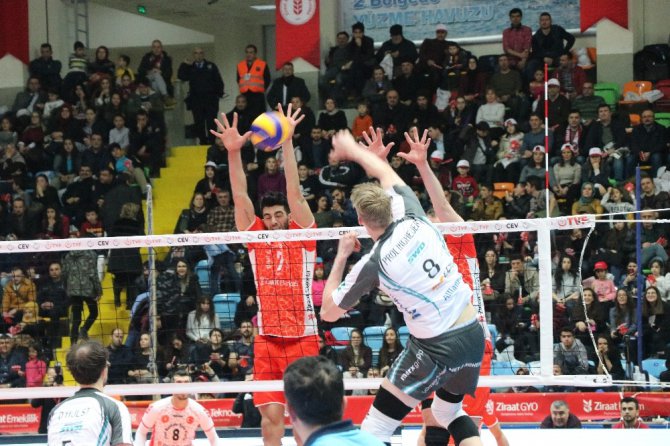 Ziraat Bankası, Powervolleys’i 3-0 yendi