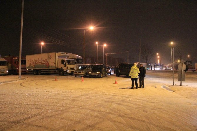 Konya’da ulaşıma kar engeli