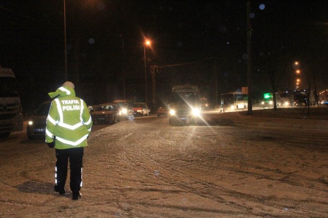 Konya’da ulaşıma kar engeli