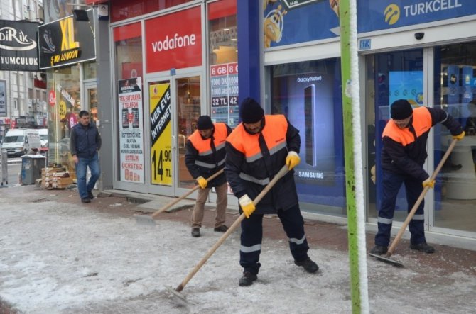 Ereğli Belediyesinden kar yağışına erken müdahale