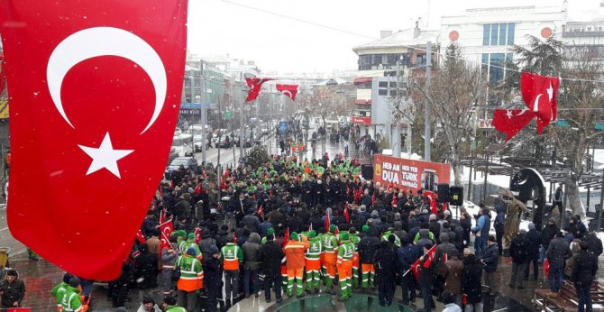 Konya’da “Her An Dua Her Yer Türk Bayrağı” kampanyası