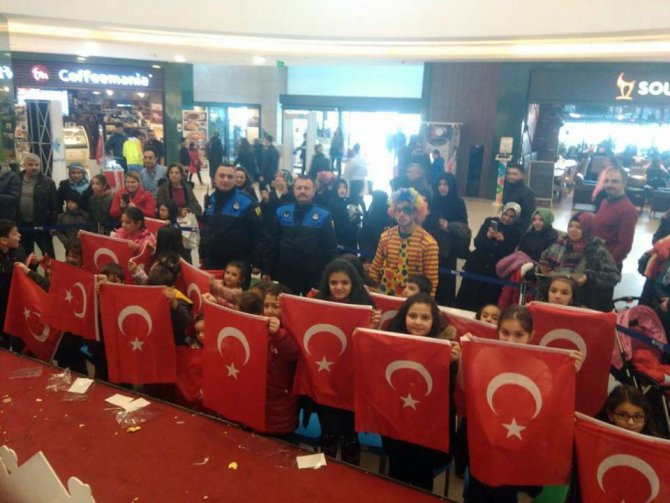 Ahmet Sorgun: "Bayrakları en güzel yerlere asmak vatandaşlık görevimiz"
