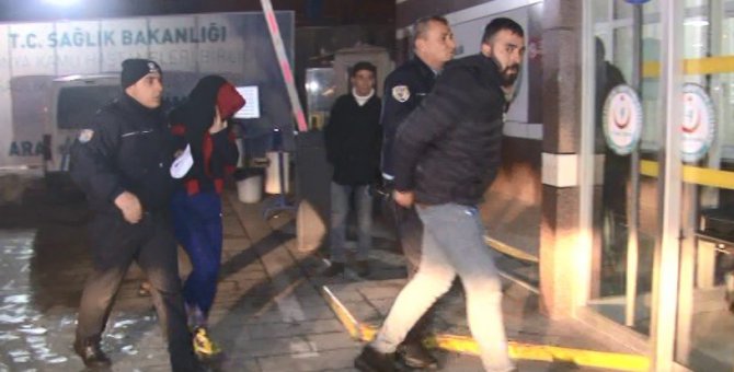 Yaşlı adam, arabasına aldığı karı koca tarafından gasp edildi
