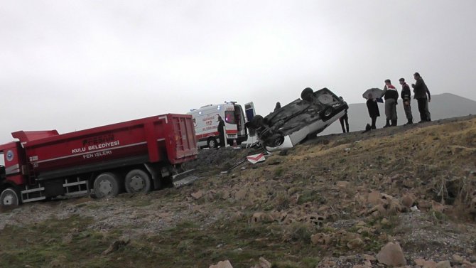 Kamyon ile otomobil çarpıştı: 1 ölü, 2 yaralı