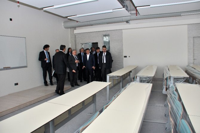 Davutoğlu’ndan Necmettin Erbakan Üniversitesine ziyaret