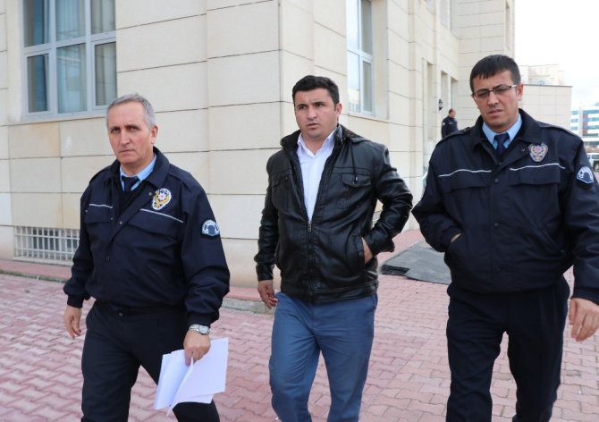 Tırı otomobilin üstüne sürdü, 